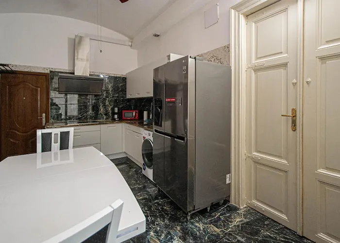 The Grand Royal 3bdr Heart Of Old Town דירה *