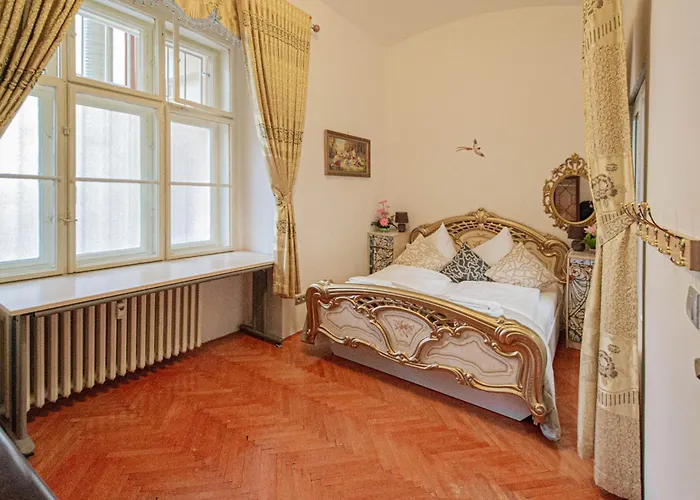 דירה The Grand Royal 3bdr Heart Of Old Town