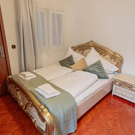 The Grand Royal 3bdr Heart Of Old Town Lejlighed