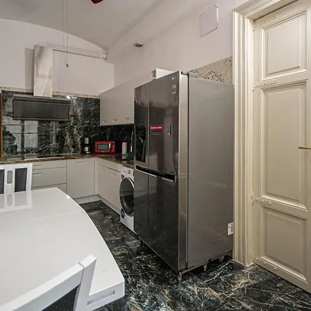The Grand Royal 3bdr Heart Of Old Town Lejlighed *